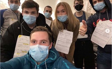 Z čínského Wu-chanu odletělo letadlo s 5 evakuovanými Čechy Z čínského Wu-chanu odletělo letadlo s 5 evakuovanými Čechy