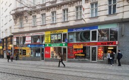 Z historického centra Brna zmizí vizuální smog a ošklivé reklamy. Město schválilo návrh památkářů, architektů a grafiků