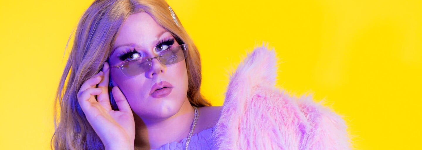 Z Miss Petty nechci dělat parodii. Drag queens jsou pro spoustu LGBTQ+ lidí hrdinkami, říká Miss Petty (Rozhovor)