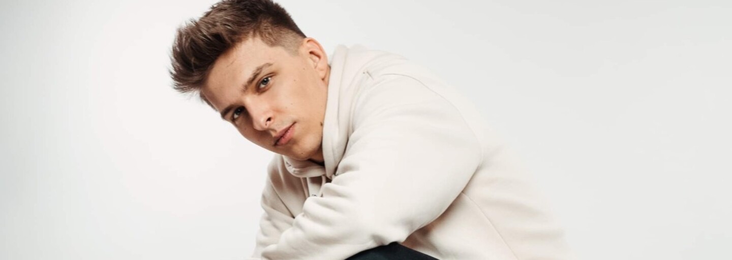 Za co nejvíc utrácí youtuber MenT, jaké boty má nejradši a co si myslí o rapujících youtuberech? (Rozhovor)