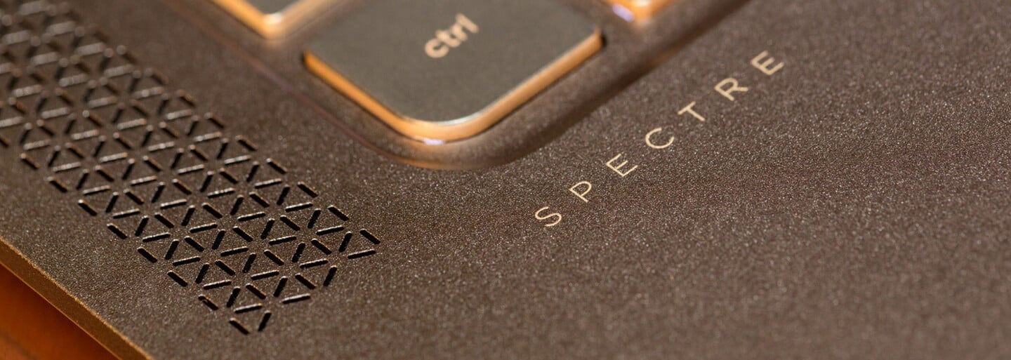 Za Spectre 13 by sa nehanbilo ani Apple. S hrúbkou iba 1 cm patrí medzi najtenšie notebooky na svete