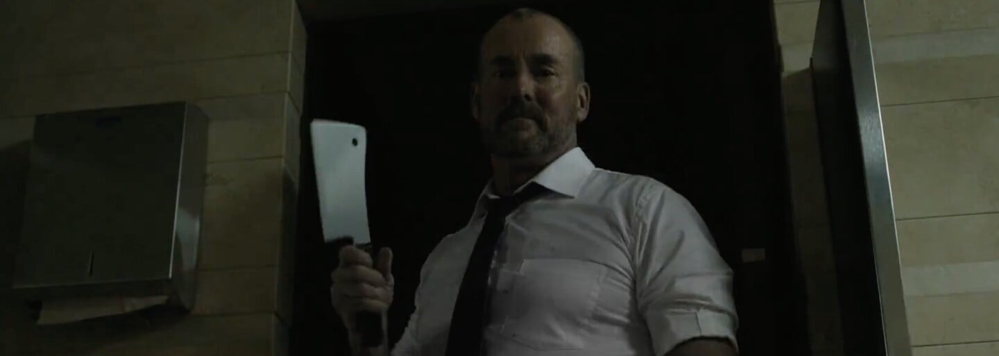 Zabite svojich kolegov a zachránite sa. Tvorca Wolf Creeku rozohráva v horore The Belko Experiment krvavé kancelárske peklo (Recenzia)