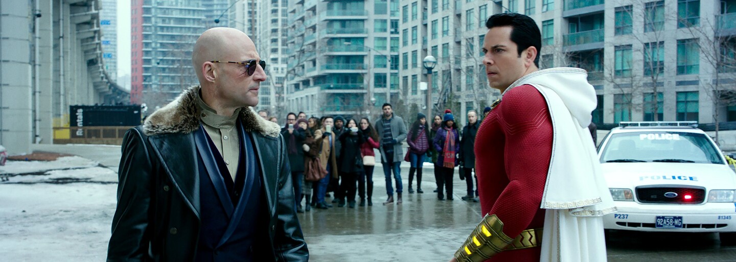 Zabudni na temnotu DCEU. Shazam! bude optimistický a zábavný hrdina s dušou dieťaťa