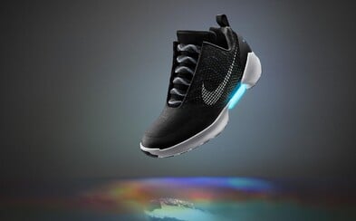 Zapomeňte na Nike Mag. Automatické šněrování se s HyperAdapt 1.0 stane komerční záležitostí Zapomeňte na Nike Mag. Automatické šněrování se s HyperAdapt 1.0 stane komerční záležitostí