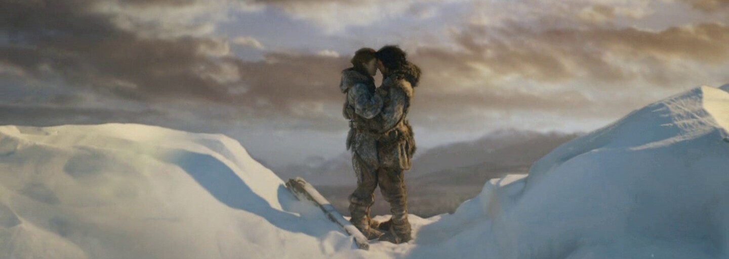 Začalo to v jaskyni a pokračuje zasnúbením. Jon Snow a Ygritte alias Kit Harington a Rose Leslie urobili vo svojom vzťahu krok vpred