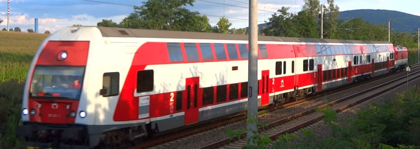 Záchody od výkalů a moči či obrovský nepořádek. Takto zachytili někteří cestující služby státních vlaků