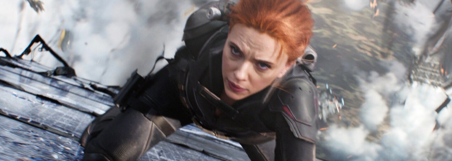 Žalovat Disney kvůli údajnému porušení smlouvy možná budou po Scarlett Johansson i Emma Stone či Emily Blunt