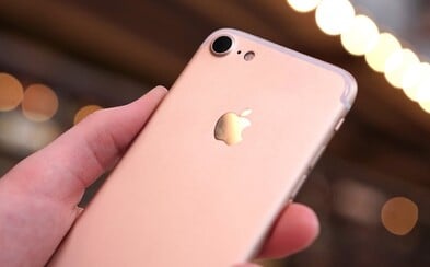 Zaplatíme za 256GB iPhone 7 Plus více než 27 tisíc korun? Uniklé cenovky naznačují, že i to je možné Zaplatíme za 256GB iPhone 7 Plus více než 27 tisíc korun? Uniklé cenovky naznačují, že i to je možné