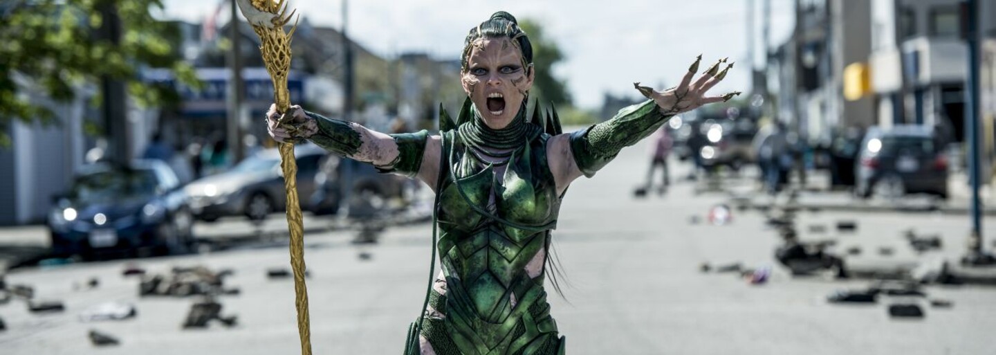 Záporáčka Rita Repulsa vedie útok proti Power Rangerom a ich zordom v ďalšom traileri plnom akčnej deštrukcie