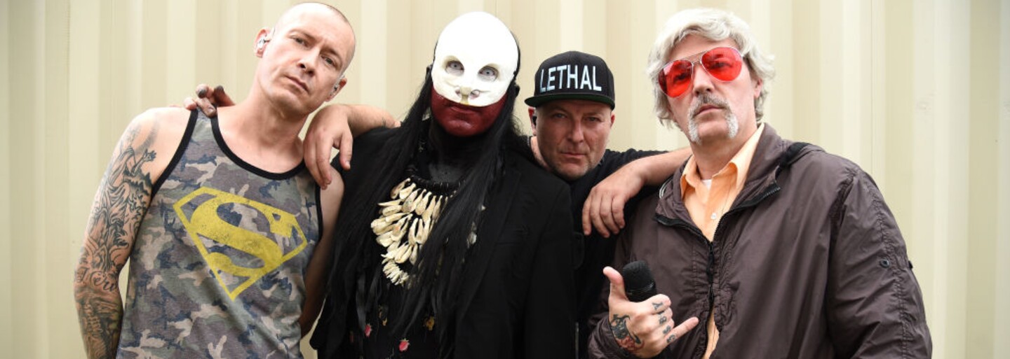 Zaprodaní otroci, kteří jdou po penězích pod nadvládou tyranského netvora. Tak označil DJ Lethal své kolegy z Limp Bizkit