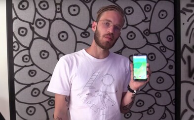Vydělal 8 milionů eur za rok 2015 a jeho příjem i nadále roste. PewDiePie baví masy a královsky na tom vydělává Vydělal 8 milionů eur za rok 2015 a jeho příjem i nadále roste. PewDiePie baví masy a královsky na tom vydělává