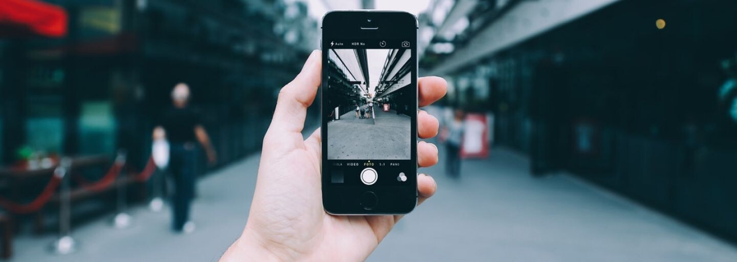 Závislost na smartphonu na mozek působí stejně jako drogy a zvyšuje pocit osamělosti