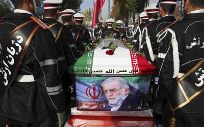 Zavraždili íránského šéfa výzkumu jaderných zbraní. Írán se chce mstít a ukazuje na Izrael