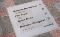 Zelenskyj odhalil další pamětní desku evropským politikům, je mezi nimi i Petr Fiala