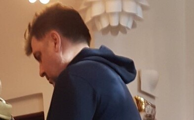 Zemanův poradce Nejedlý ignoruje karanténu. Po návratu z Číny si zašel do restaurace Zemanův poradce Nejedlý ignoruje karanténu. Po návratu z Číny si zašel do restaurace