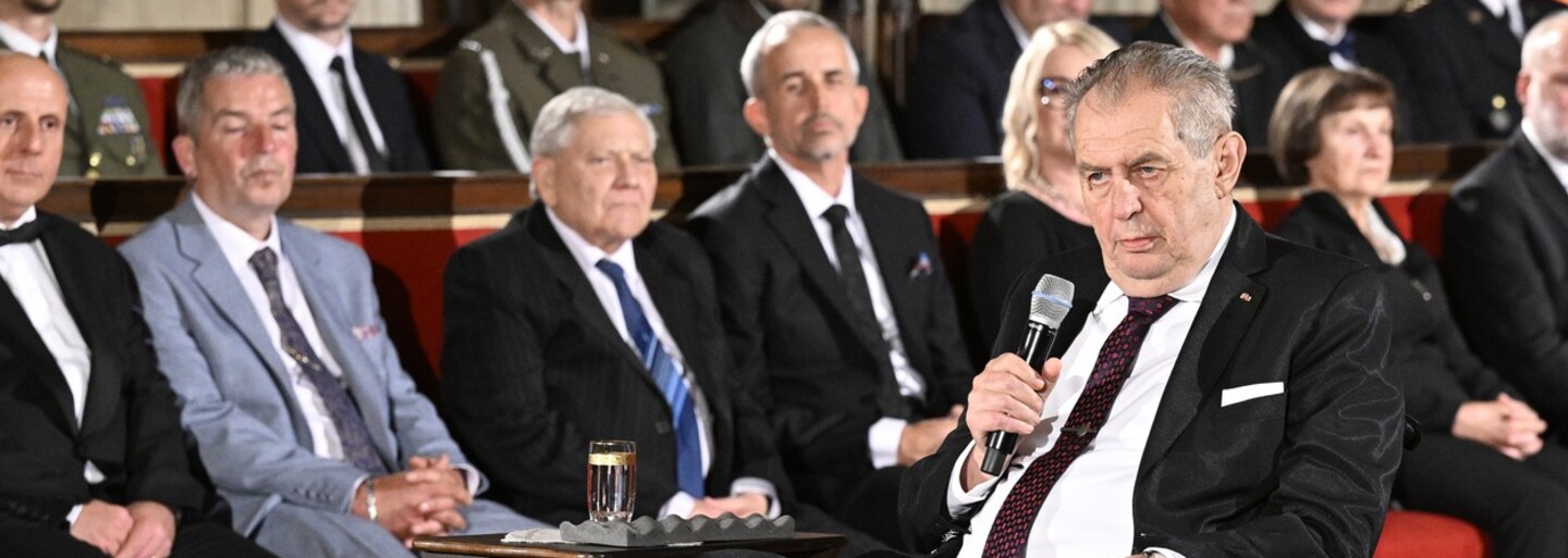Zemanův sponzor dostal medaili za kulturu. Šéf Nadačního fondu proti korupci ho dřív označil za „kmotra ze staré doby“