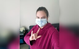 Žena nevyšla tři týdny z domu, ale i tak se nakazila koronavirem