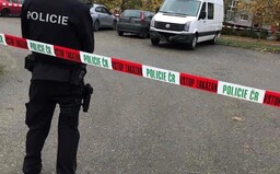 Žena z Havířova strčila dívku na kole pod autobus