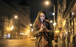 Ženy majú strach takmer vždy, keď idú po zotmení von. Tu sú dôvody prečo a rady pre mužov, ako vytvoriť bezpečný verejný priestor
