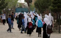 Ženy v Afghánistánu protestují proti zavřeným školám. Za svobodu vzdělávání jsou prý ochotné i zemřít
