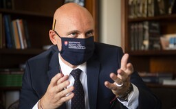 Žiaci sa pred návratom do škôl budú testovať kloktaním: Vláda na nákup testov vyčlenila 22 440 000 eur