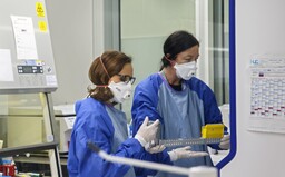 ŽIVĚ: Koronavirem je v Česku nakaženo 94 lidí, nákaza potvrzena již ve všech krajích