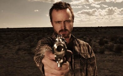 Zjazvený Jesse Pinkman uniká pred políciou a FBI. Filmový Breaking Bad odhaľuje udalosti po skončení seriálu vôbec prvými zábermi Zjazvený Jesse Pinkman uniká pred políciou a FBI. Filmový Breaking Bad odhaľuje udalosti po skončení seriálu vôbec prvými zábermi