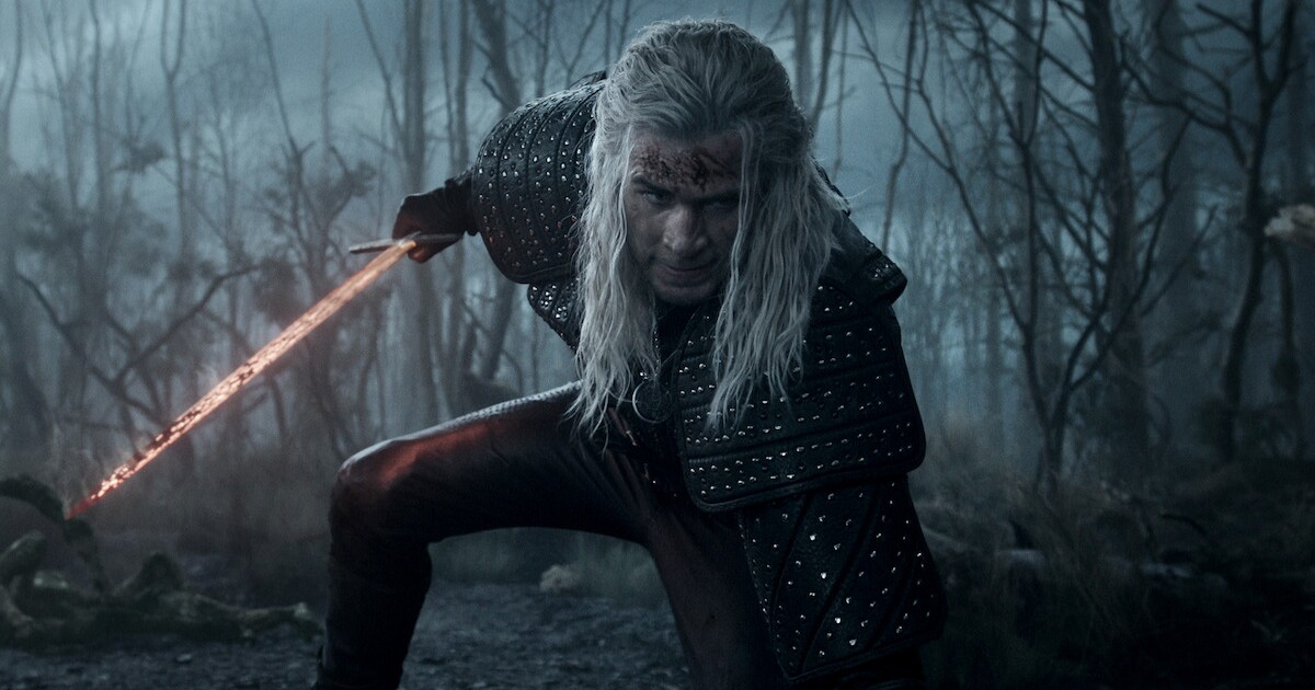 VIDEO: Netflix zveřejnil ukázku ze čtvrté série Zaklínače! Sleduj, jak vypadá Liam Hemsworth v roli Geralta