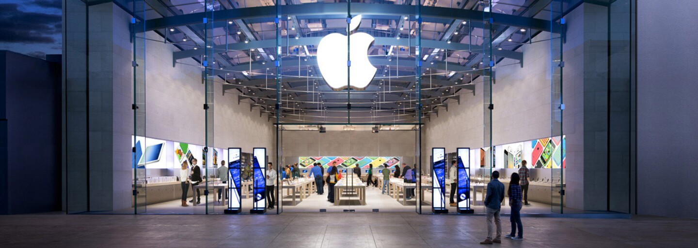 Zloději vstoupili do prodejny Apple oblečeni za zaměstnance. Ukradli zboží za 16 tisíc dolarů