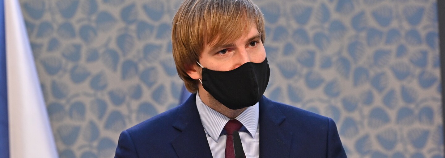 Změna v nošení respirátorů v práci: Kdy si jej budeš moci sundat?