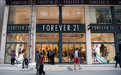 Značka Forever 21 otevře první prodejny v Česku i na Slovensku. Nakupovat budeš moci už od podzimu Značka Forever 21 otevře první prodejny v Česku i na Slovensku. Nakupovat budeš moci už od podzimu