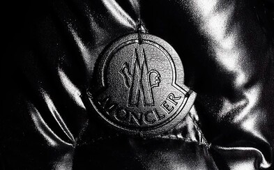 Značka Moncler daruje přes 270 milionů korun na boj proti koronaviru v Itálii Značka Moncler daruje přes 270 milionů korun na boj proti koronaviru v Itálii