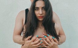 Znásilnili ju v 17 rokoch, teraz robí Slovenka Petra osvetu o sexuálnych útokoch na YouTube