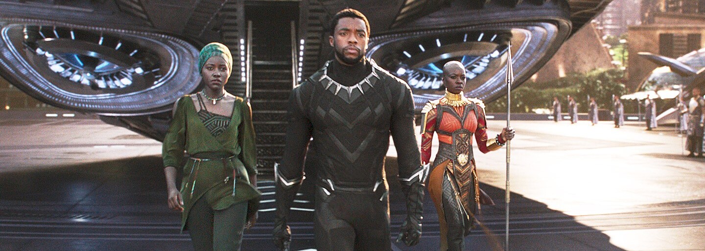 Zoznámte sa s Black Pantherom v akčnom zákulisnom videu a spoznajte jeho cestu zo stránok komiksov až na veľké filmové plátna