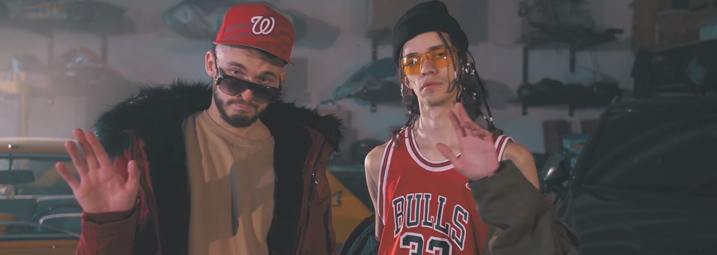 Zrebný a Frlajs začali rapovať. Zdravia kolegov z YouTube scény a majú ženy aj jointa