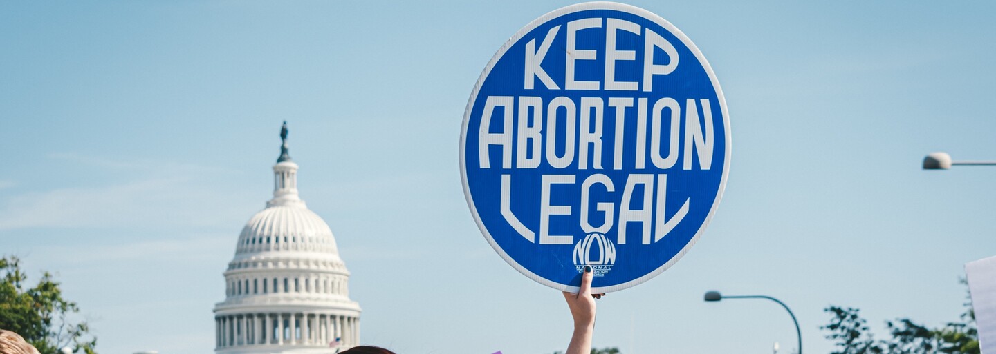 Zrušení práva na přerušení těhotenství v USA by mohlo ovlivnit i přístup k umělému oplodnění