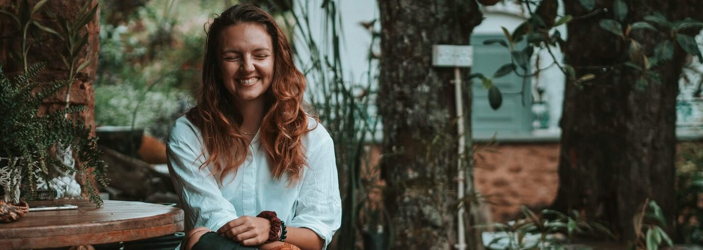 Zrušily se maturity, protože nebyl papír. Je tu bezpečno, místní si turistů neuvěřitelně váží, říká Češka na Srí Lance (Rozhovor)