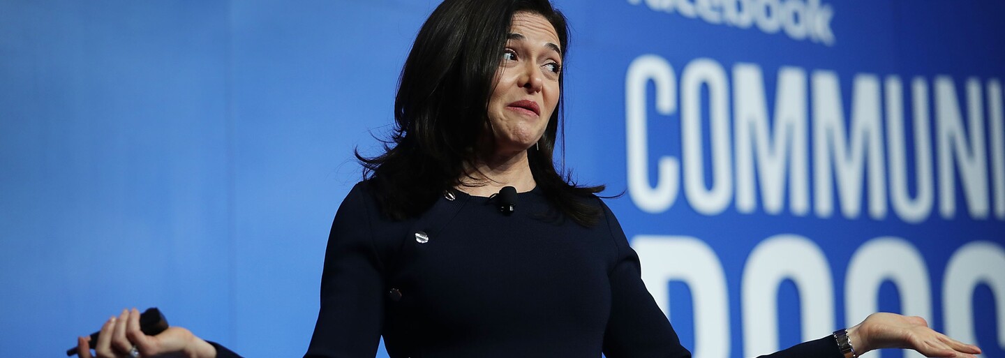 Zuckerbergovu Metu opouští jeho pravá ruka. Sheryl Sandberg ve firmě končí po 14 letech