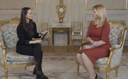 Zuzana Čaputová exkluzívne pre Refresher: Z nárastu extrémizmu som rozčarovaná a smutná, pozerá sa mi na to ťažko (Videorozhovor)