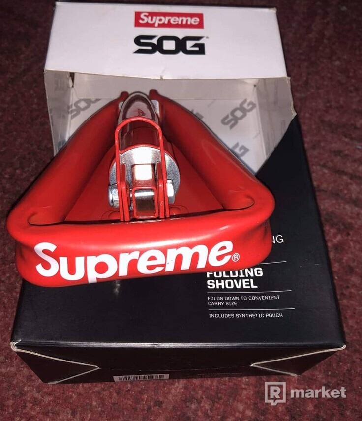 Supreme/SOG Collapsible Shovel