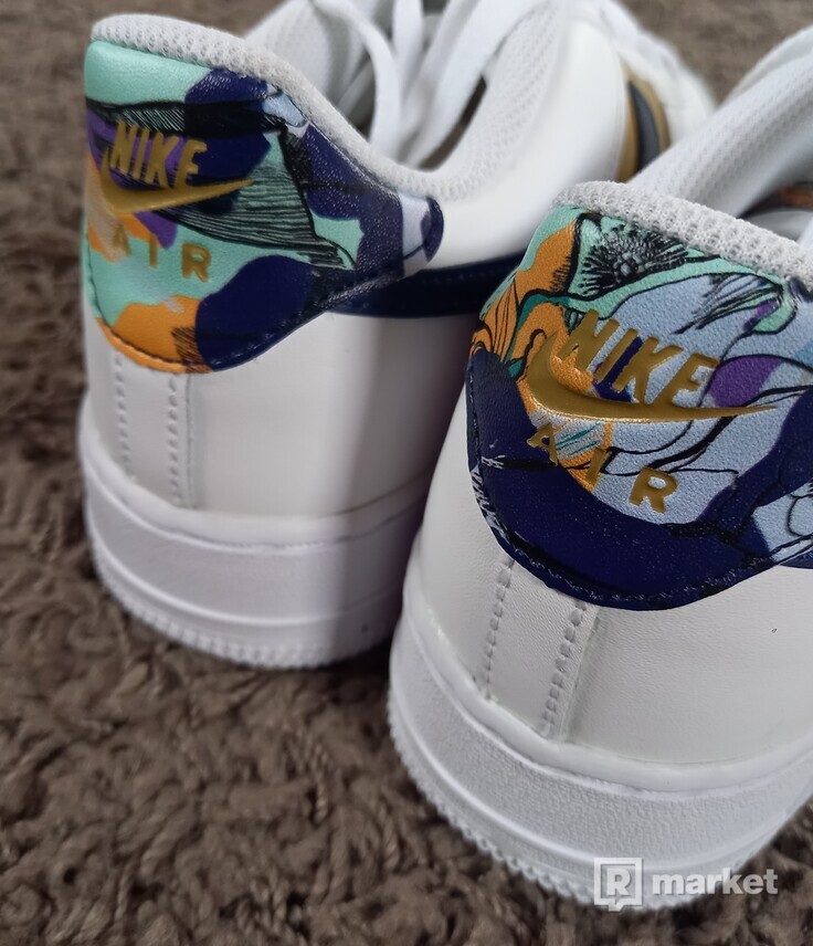 Nike Air Force 1 Low LV8 White Floral