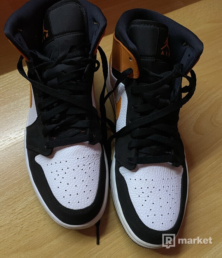 Nike Air Jordan 1 mid black orange white