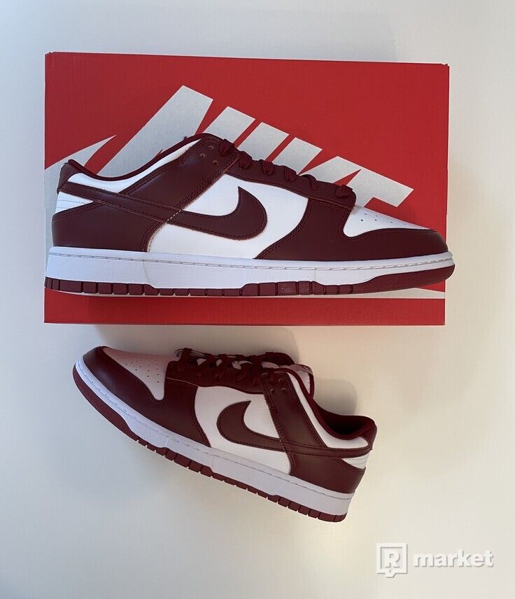 Nike dunk low Team Red