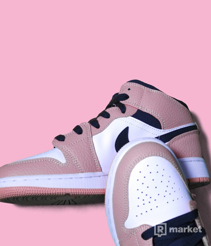 Air Jordan 1 mid Quartz Pink