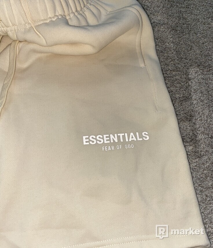 Essentials sweat shorts ‘cream’