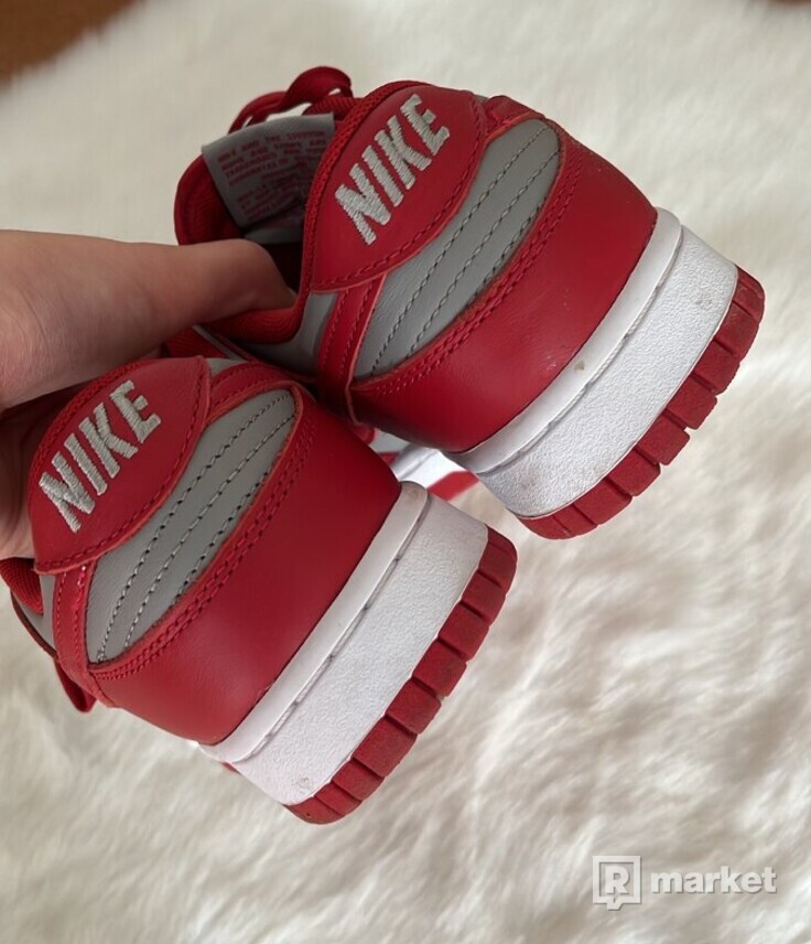 Nike Dunk Low Medium Grey Red
