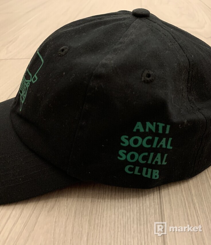 Šiltovka Anti Social Social Club