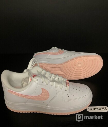 Nike Air Force 1 Valentines Day 2022 W