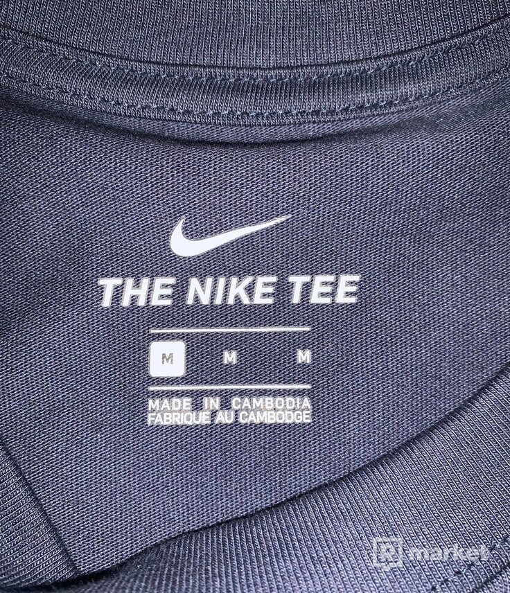 Nike tee