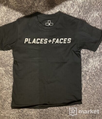 Places faces tee